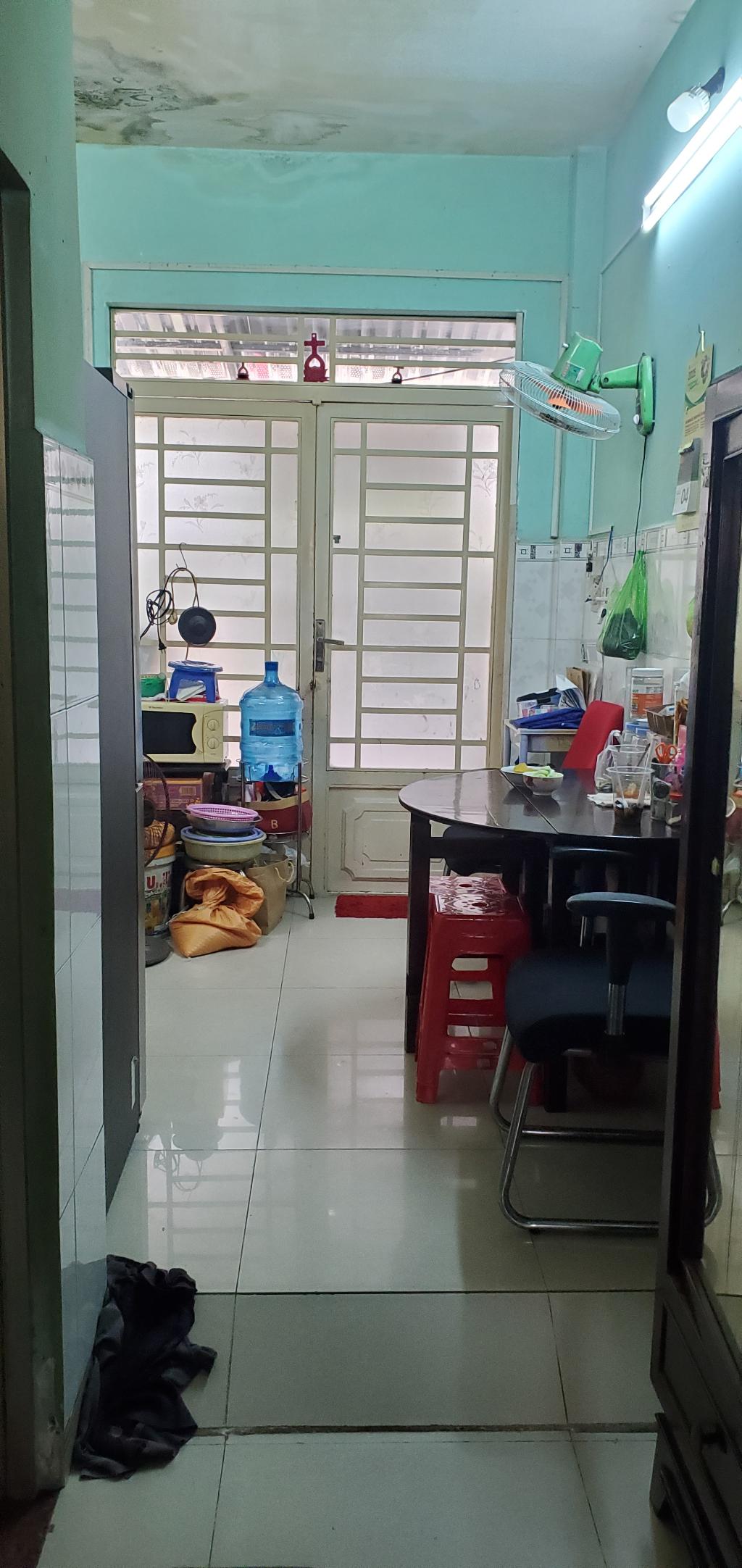 Bán nhà mặt tiền 12m tại Hồng Bàng, Quận 6, Giá 10 tỷ, 80.8m2, 3PN + 2WC, view sông,nhiều tiện ích